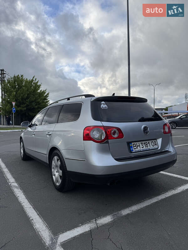 Універсал Volkswagen Passat 2010 в Одесі