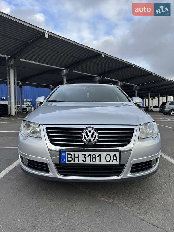 Універсал Volkswagen Passat 2010 в Одесі