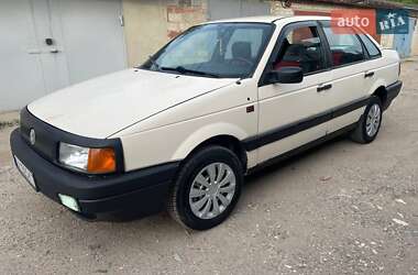 Седан Volkswagen Passat 1989 в 