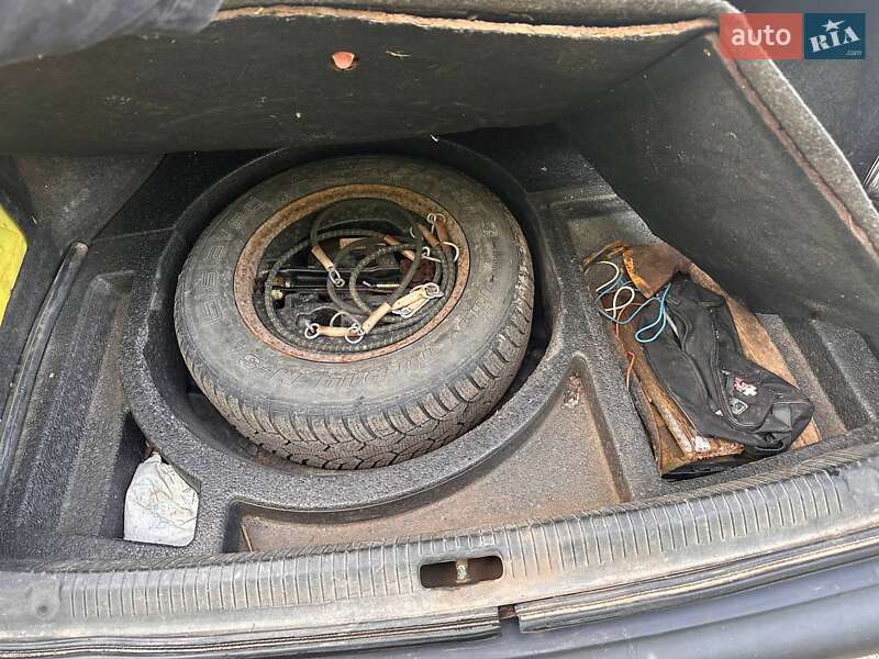 Седан Volkswagen Passat 1994 в Житомирі