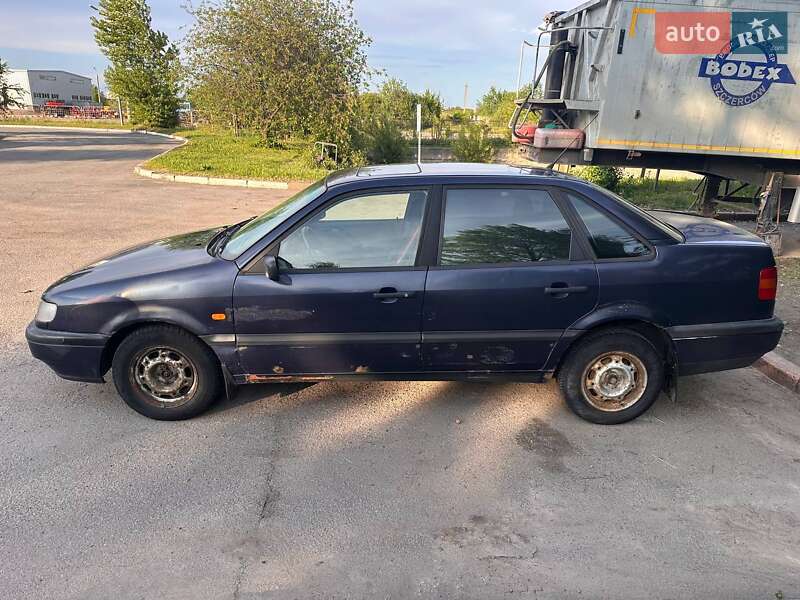 Седан Volkswagen Passat 1994 в Житомирі