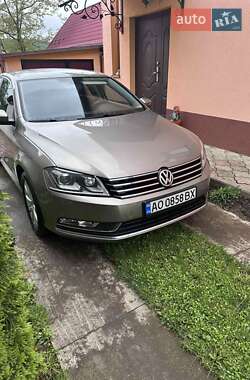 Универсал Volkswagen Passat 2013 в Тячеве