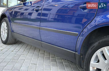 Седан Volkswagen Passat 2004 в 