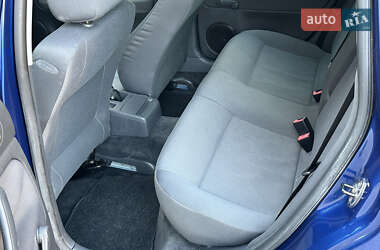 Седан Volkswagen Passat 2004 в 