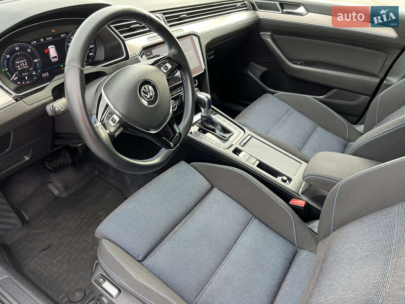 Універсал Volkswagen Passat 2018 в Радивиліві
