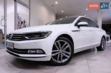 Седан Volkswagen Passat 2015 в 