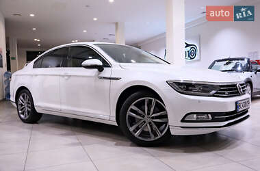 Седан Volkswagen Passat 2015 в 