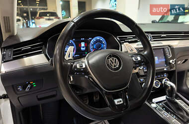 Седан Volkswagen Passat 2015 в 