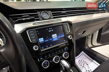 Седан Volkswagen Passat 2015 в 