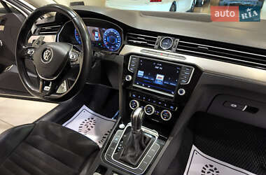 Седан Volkswagen Passat 2015 в 