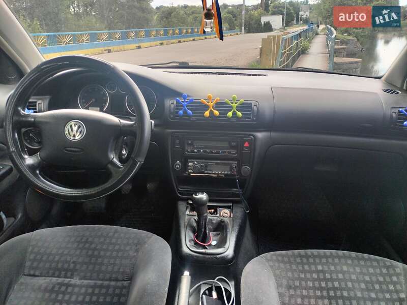 Седан Volkswagen Passat 2001 в Дашеві