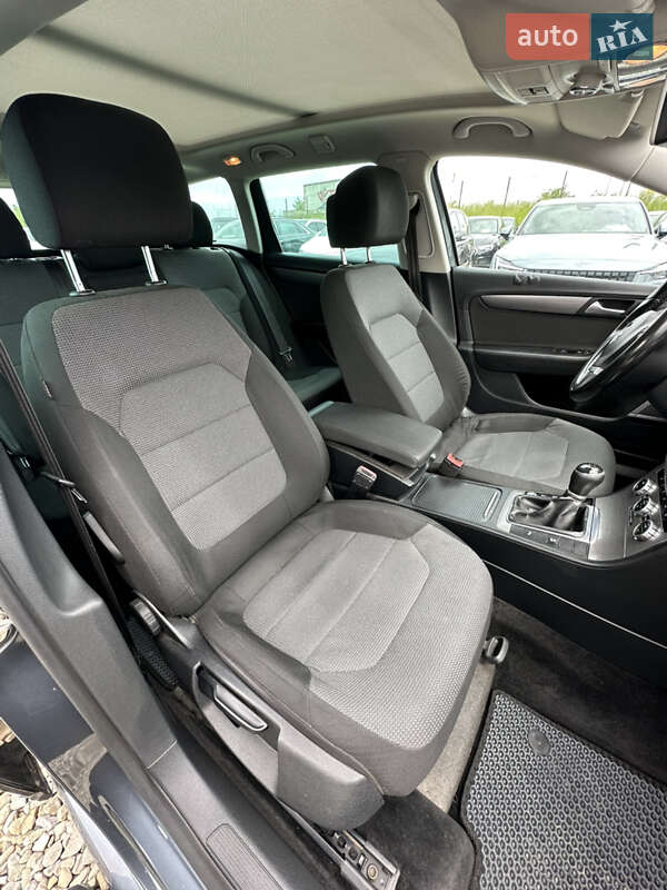 Універсал Volkswagen Passat 2014 в Івано-Франківську