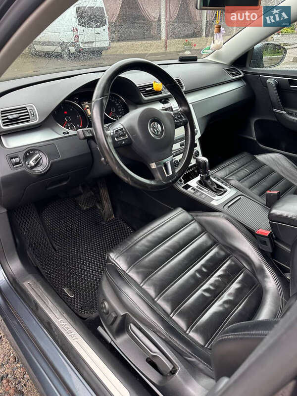 Универсал Volkswagen Passat 2011 в Маневичах