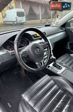 Универсал Volkswagen Passat 2011 в Маневичах