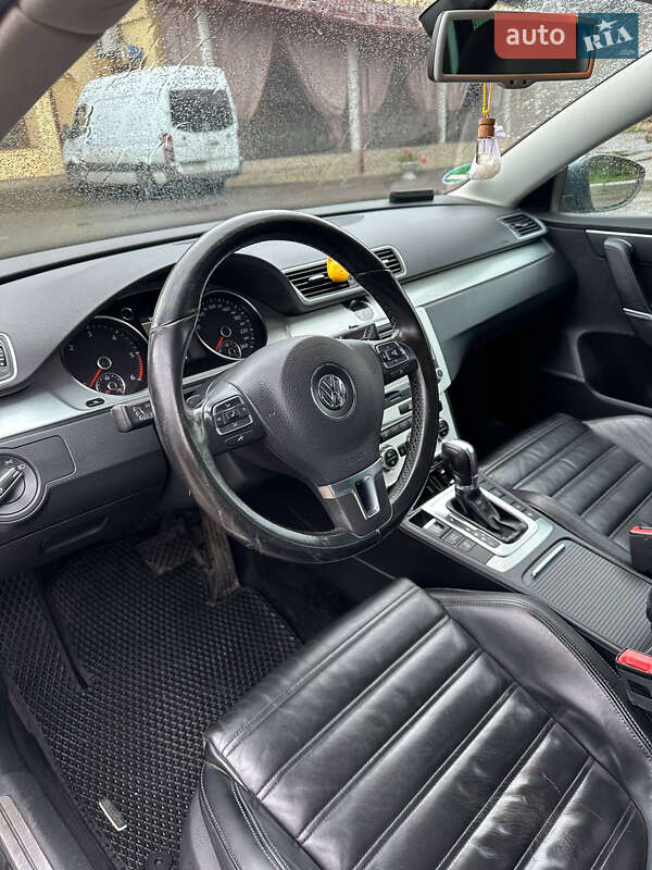 Универсал Volkswagen Passat 2011 в Маневичах