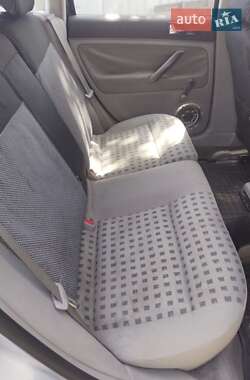 Универсал Volkswagen Passat 2000 в 
