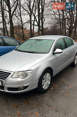 Седан Volkswagen Passat 2005 в Чернигове