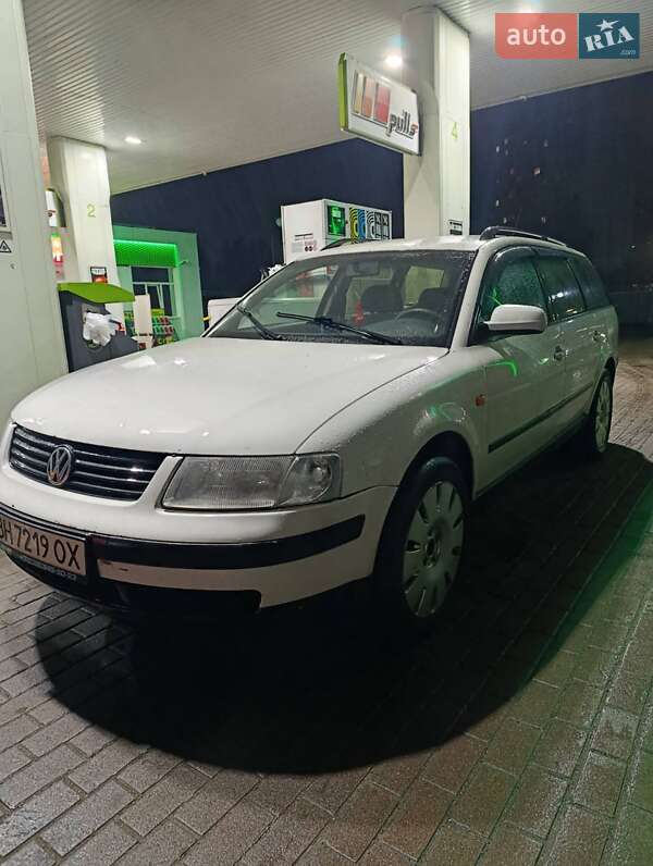 Універсал Volkswagen Passat 1997 в Києві