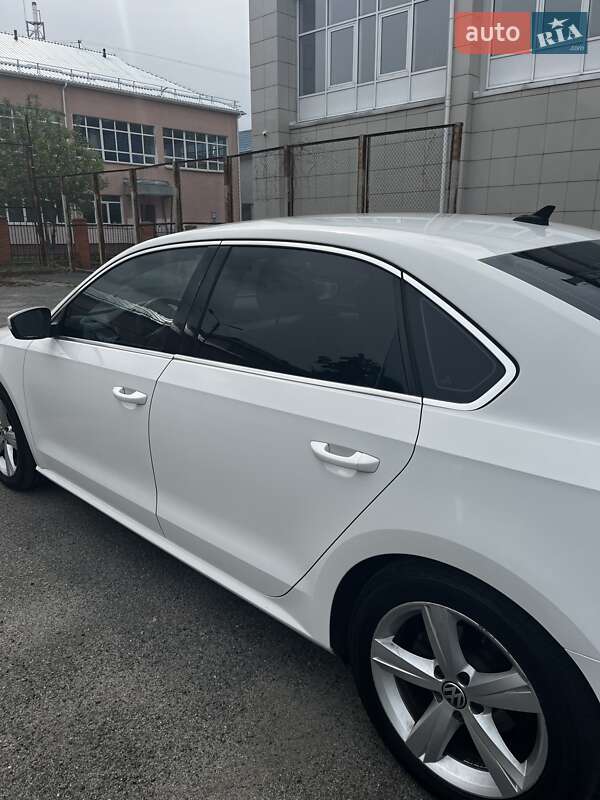 Седан Volkswagen Passat 2012 в Броварах
