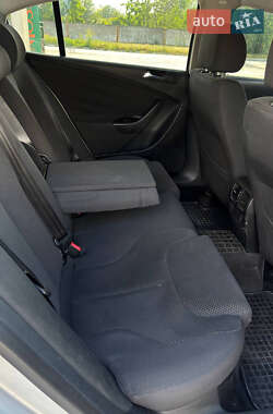 Седан Volkswagen Passat 2006 в 