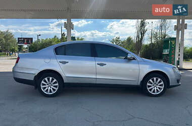 Седан Volkswagen Passat 2006 в 