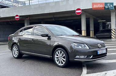 Седан Volkswagen Passat 2013 в 