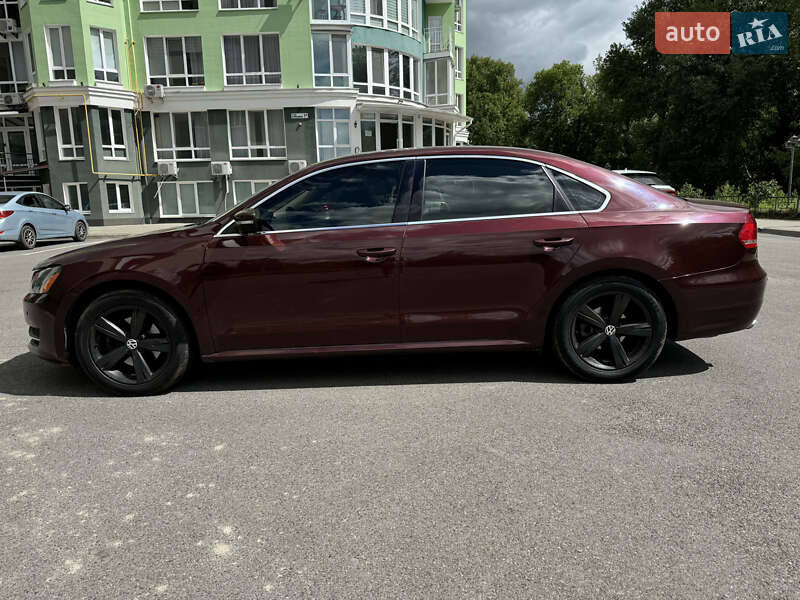 Седан Volkswagen Passat 2012 в Чернигове