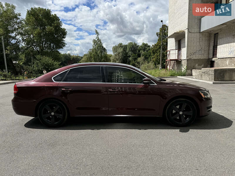 Седан Volkswagen Passat 2012 в Чернигове