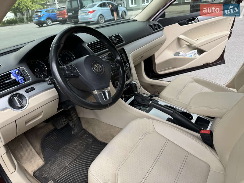 Седан Volkswagen Passat 2012 в Чернигове