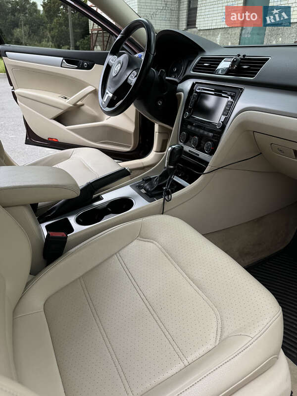 Седан Volkswagen Passat 2012 в Чернигове