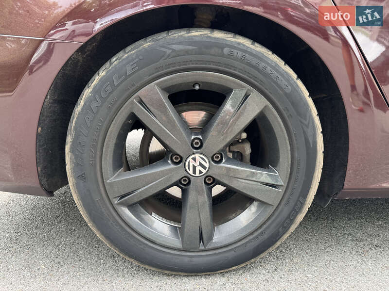 Седан Volkswagen Passat 2012 в Чернигове