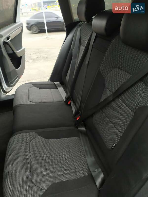 Універсал Volkswagen Passat 2014 в Києві