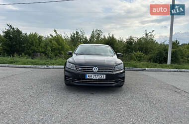 Седан Volkswagen Passat 2017 в Черновцах