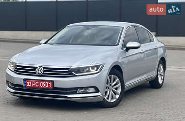 Седан Volkswagen Passat 2015 в Луцке