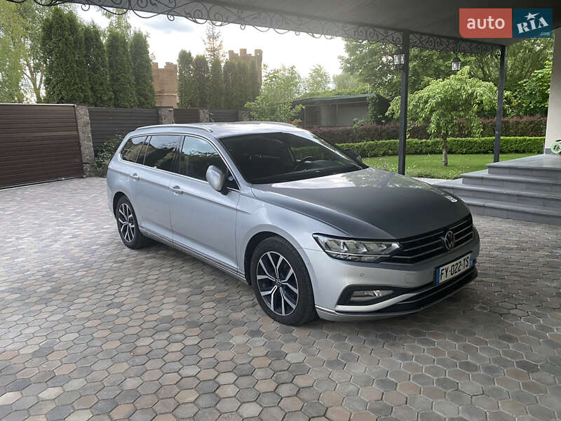 Универсал Volkswagen Passat 2021 в Киеве