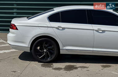 Седан Volkswagen Passat 2018 в 