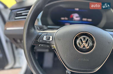 Седан Volkswagen Passat 2018 в 