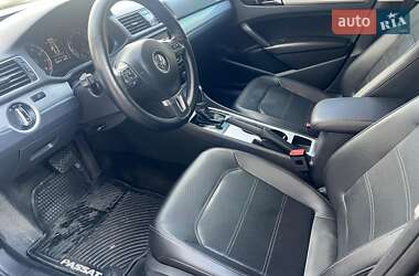 Седан Volkswagen Passat 2012 в 