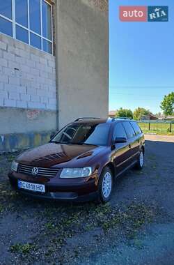 Универсал Volkswagen Passat 1999 в Жовкве