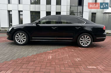 Седан Volkswagen Passat 2012 в 