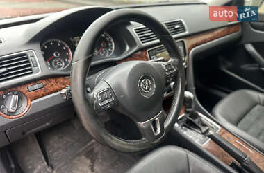 Седан Volkswagen Passat 2012 в 