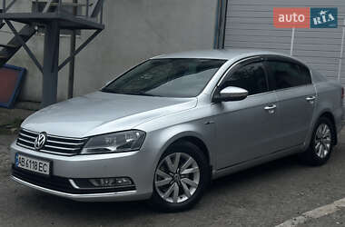 Седан Volkswagen Passat 2013 в Виннице