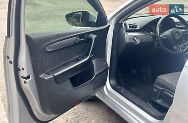 Седан Volkswagen Passat 2013 в 