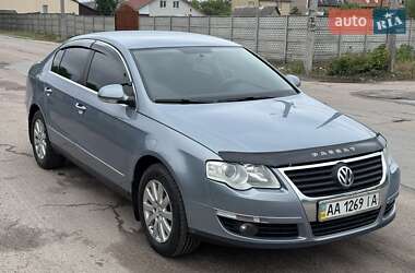Седан Volkswagen Passat 2008 в Житомирі