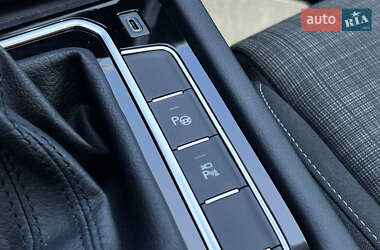 Універсал Volkswagen Passat 2021 в 