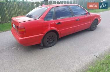 Седан Volkswagen Passat 1994 в 