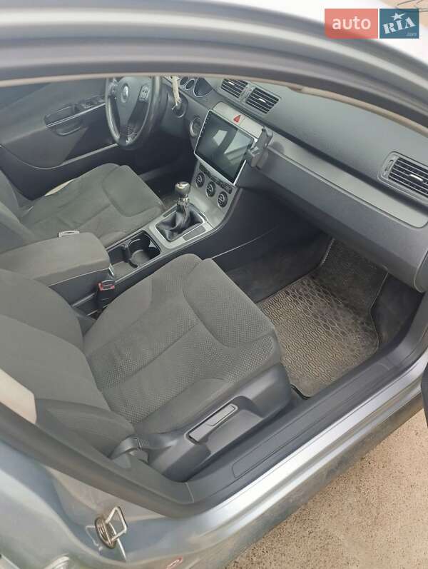 Универсал Volkswagen Passat 2005 в Тячеве