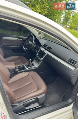 Універсал Volkswagen Passat 2013 в 