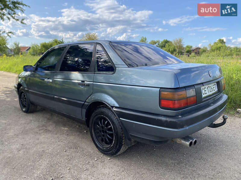 Седан Volkswagen Passat 1988 в Стрию