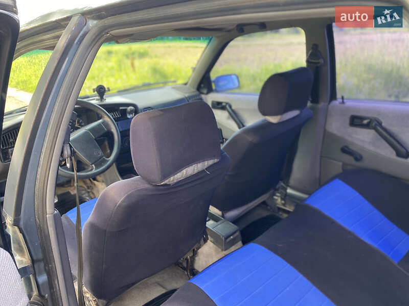 Седан Volkswagen Passat 1988 в Стрию